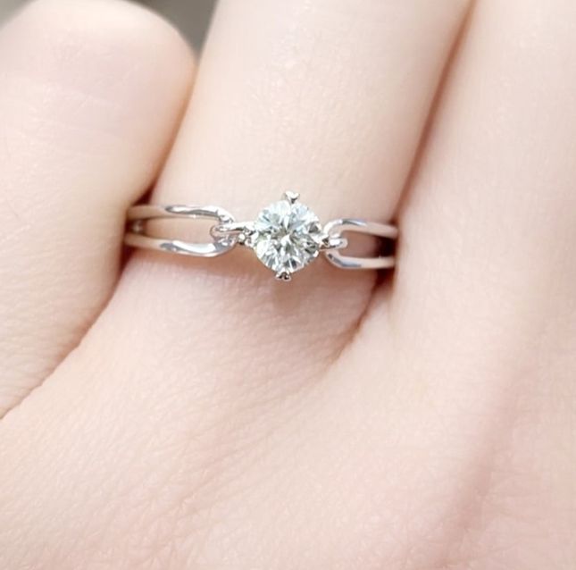 18KT White Gold Diamond Ring – LR13322