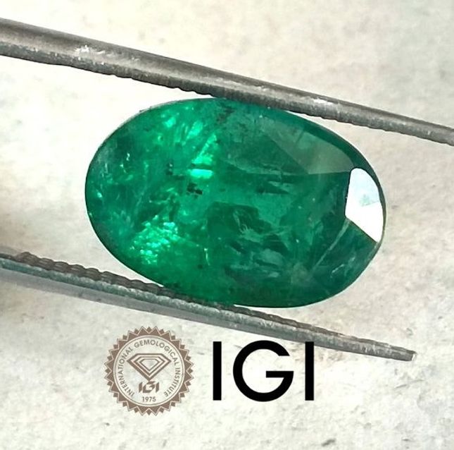 IGI Certified 3.99ct Vivid Top Green Emerald