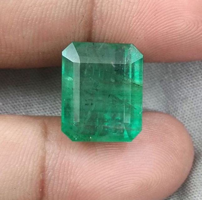 13.75ct. medium Light Green Swat Emerald