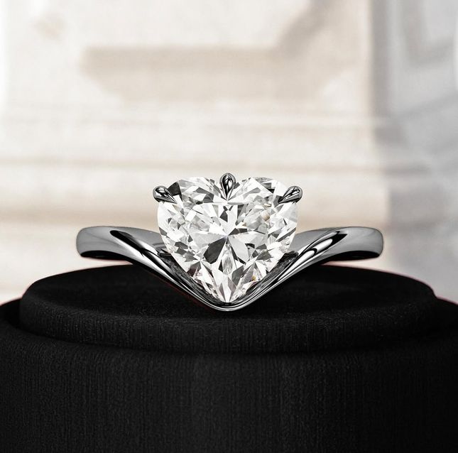 Heart White Diamond 18K White Gold Ring