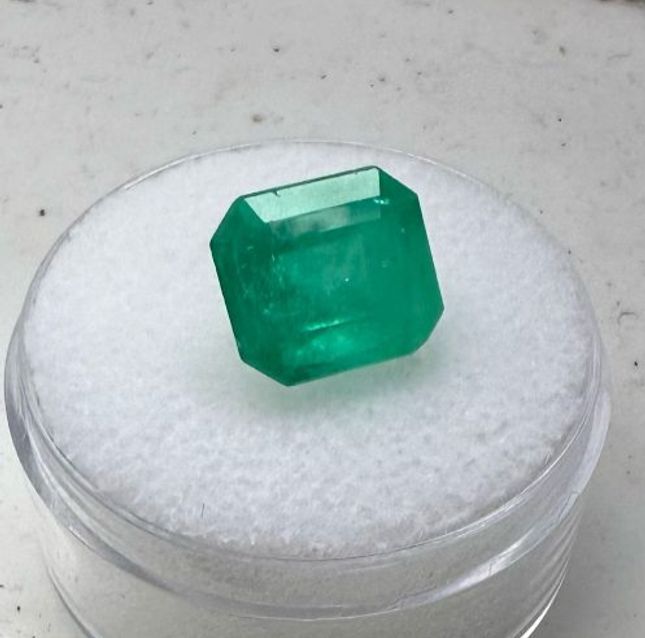 Colombian Green Emerald Loose Stone