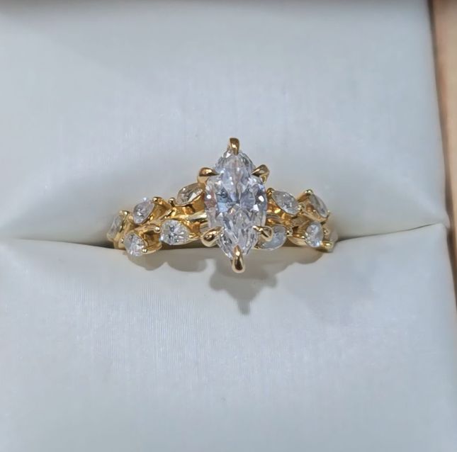18K Yellow Gold Marquise Diamond Ring