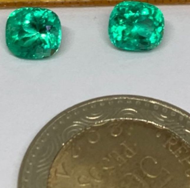 Emerald Colombian pair