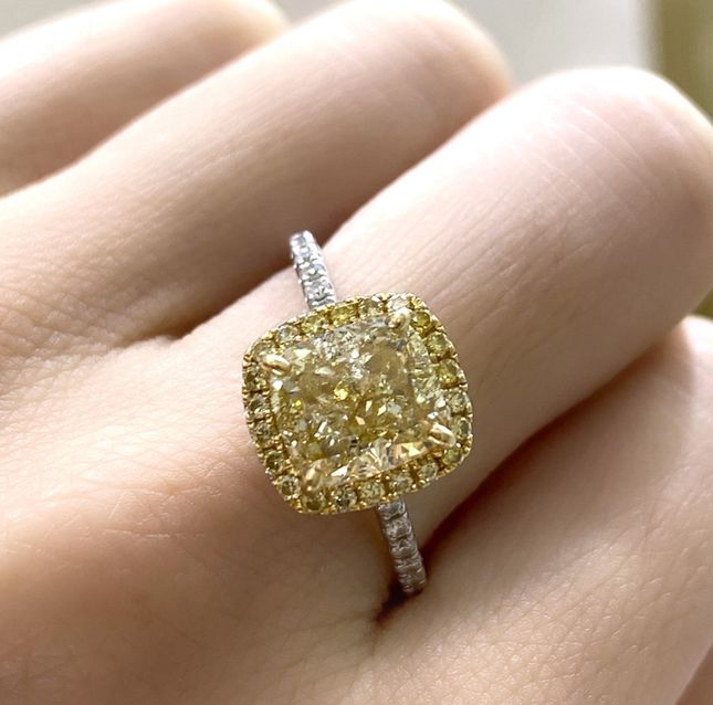 GoldenEcho 18K Two Tone Fancy Diamond Ring – LR13147