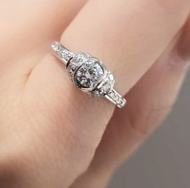 Couture Color D Round Ring 18K White Gold LR14264