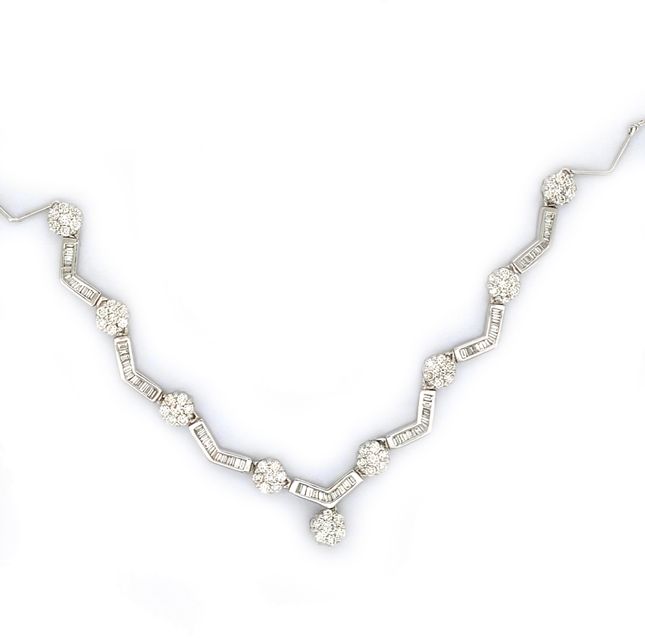 Elegant 18K White Gold Studded Necklace – NK637