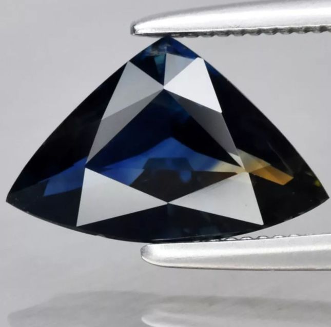 Blue Sapphire Trillion Shaped Loose Stone