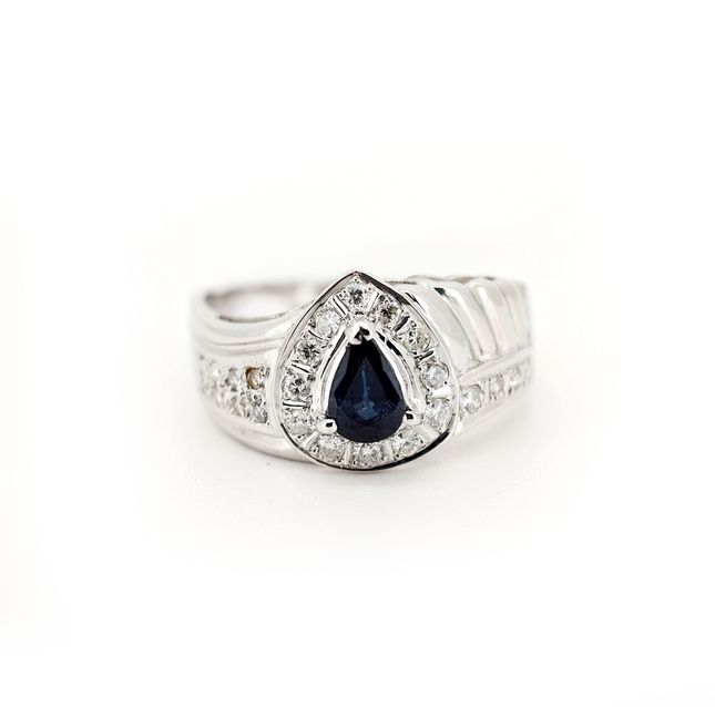 Classic Sapphire Ring