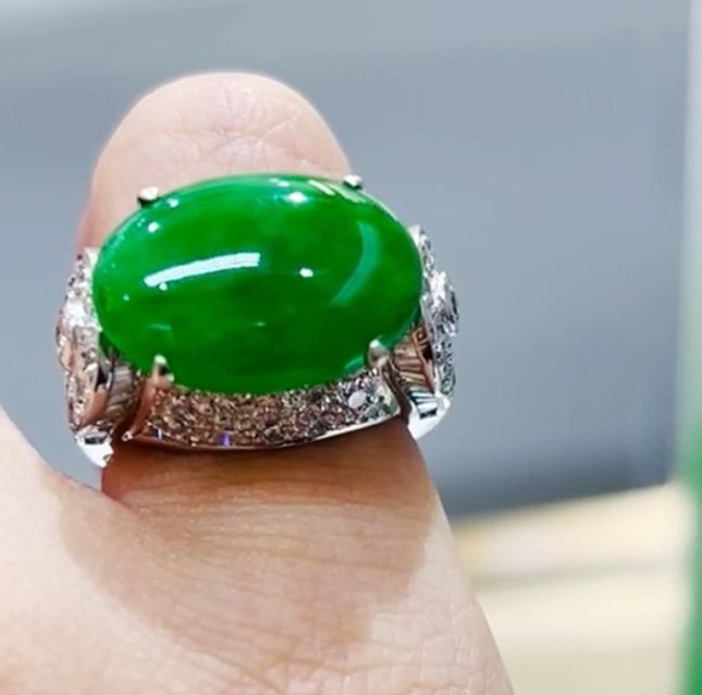 Jadeite Ring of Modern Purity – LR10546
