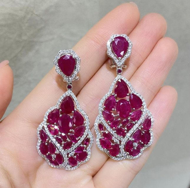 10.60ct Ruby Earrings in 18K Gold