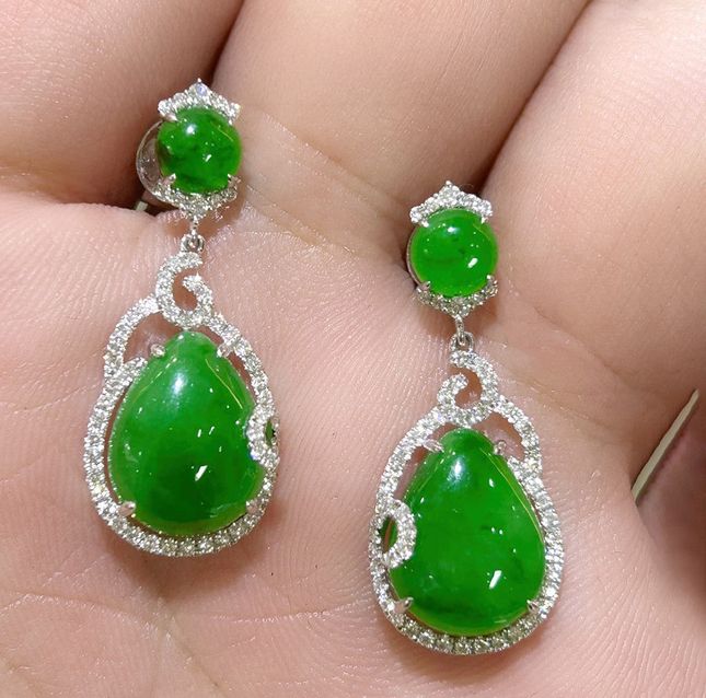 15.71ct Pear Jadeite Earrings in 18K Gold