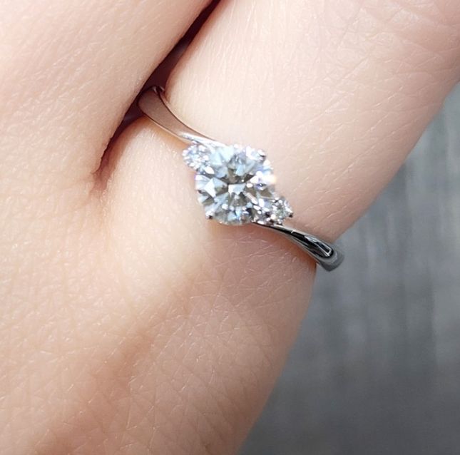 Sophisticated Platinum Diamond Ring – LR12873