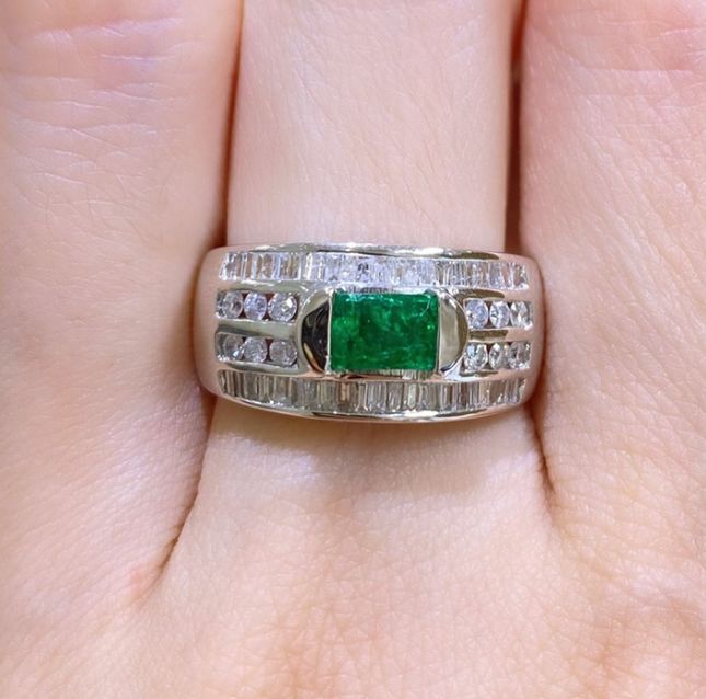 Cocktail Diamond 18KT White Gold Emerald Party Ring