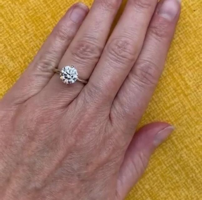 Round Brilliant Solitaire Diamond Ring in Platinum
