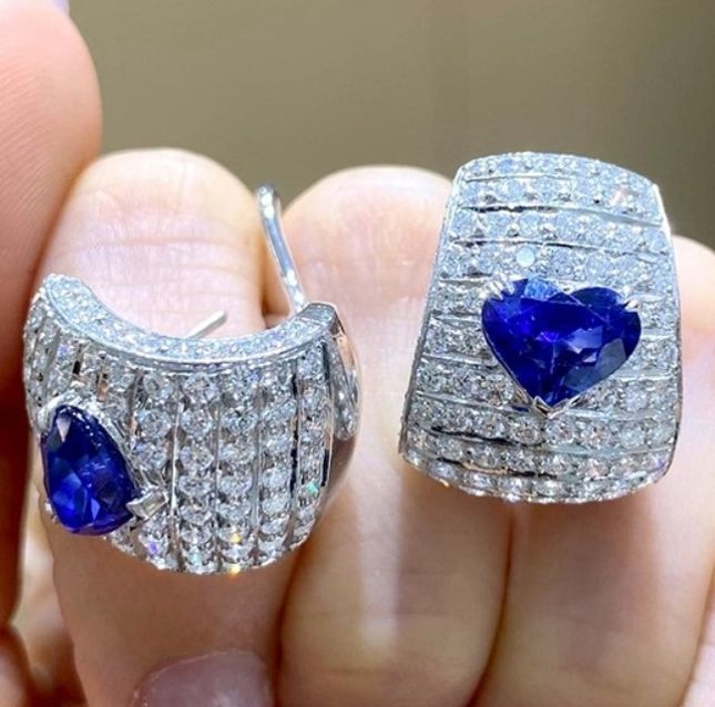 Huggie 18K White Gold Sapphire Earrings