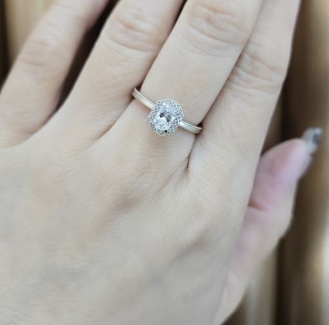 Timeless G Radiant Ring 18K White Gold LR14448