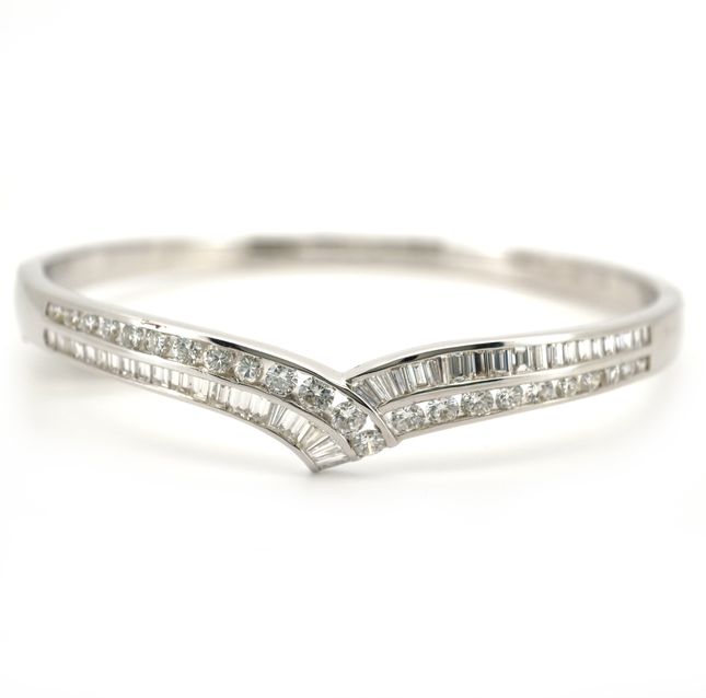 18K White Gold Diamond Bracelet 3.30ct LBN205