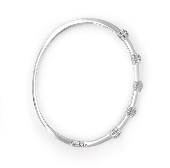 18K White Gold Diamond Bangle 0.51ct LBN303
