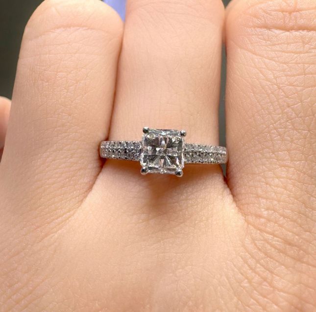 Diamond Radiant 1ct Ring in 18K White Gold