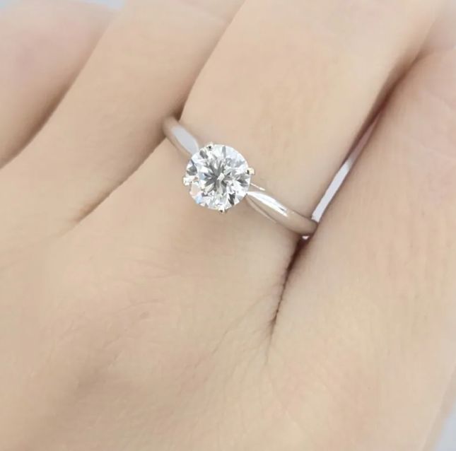 Regal 4prong Round Diamond Ring 18K White Gold LR14516