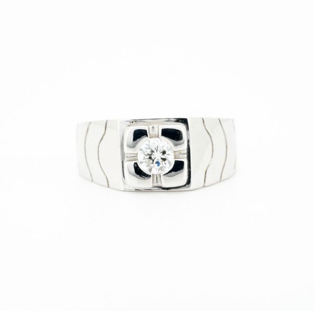 Stylish 18K White Gold Diamond Round 0.40CT