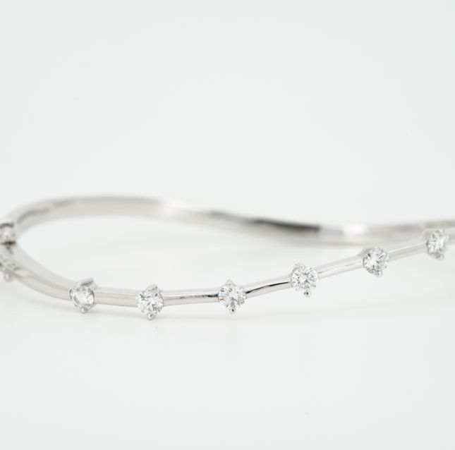 Rosalure Diamond Bangle in white gold 18kt LBN57