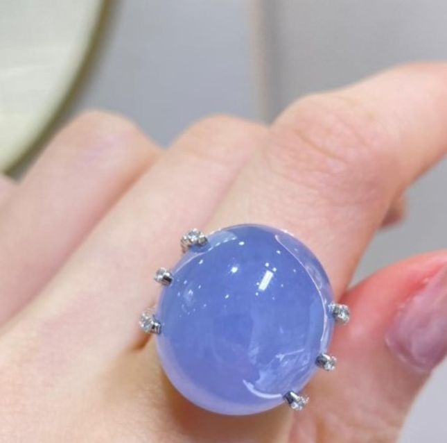 Lavender 72.05cts Jadeite Ring in 18K White Gold – LR9605