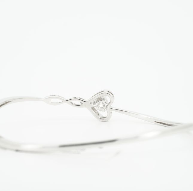 Moonveil 18k Diamond Bangle LBN195