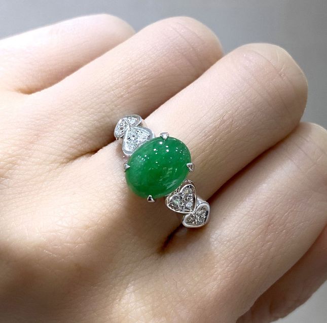 Jadeite Oval 30.15ct Ring in 18K White Gold