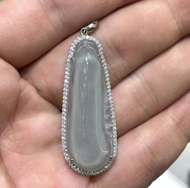 Jadeite Pendant 51.66ct in White Gold