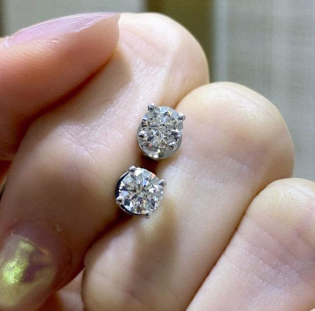 0.70ct Diamond Round Earrings in 18K Gold