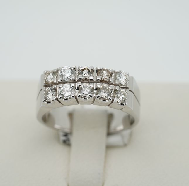 Premium 18K White Gold Diamond Round