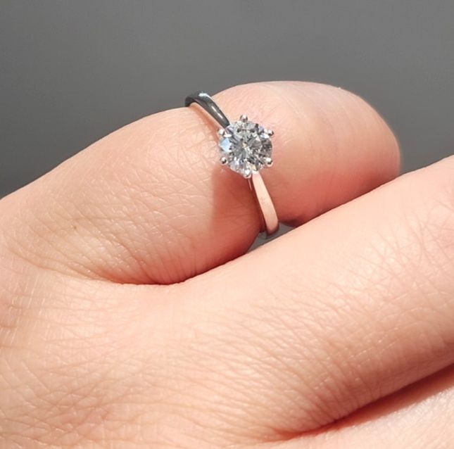 Refined 6prong Round Ring Platinum LR14597