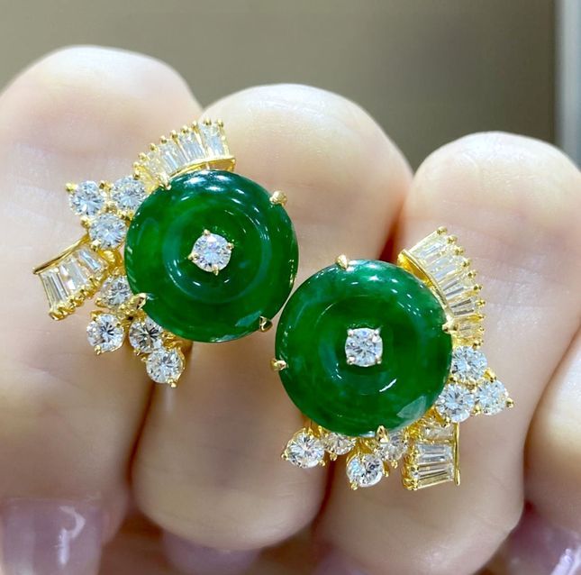 21.06ct Jadeite Earrings in 18K Gold
