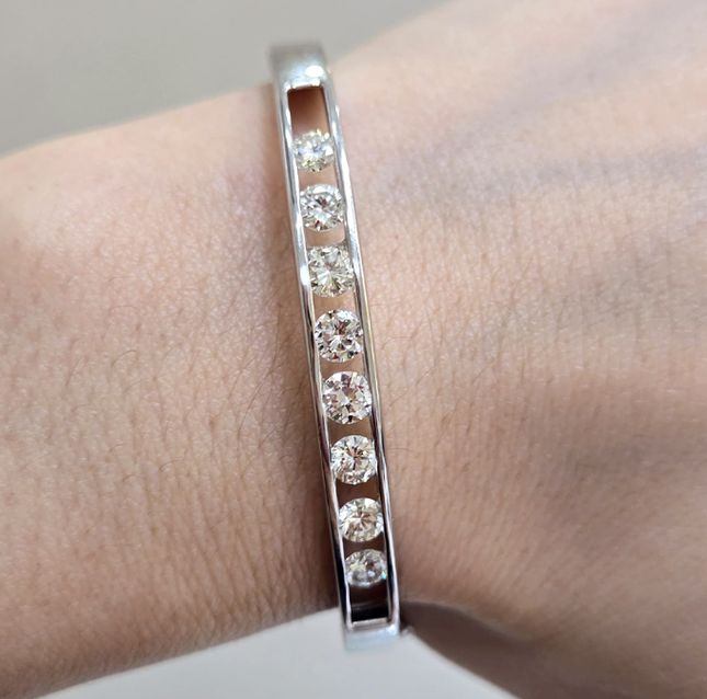 14K White Gold Bangle Designed with 2ct Diamonds– LBN191