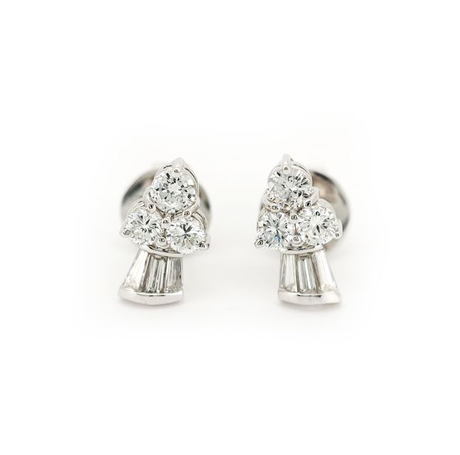 Iceberg 18K White Gold Diamond Earring Studs