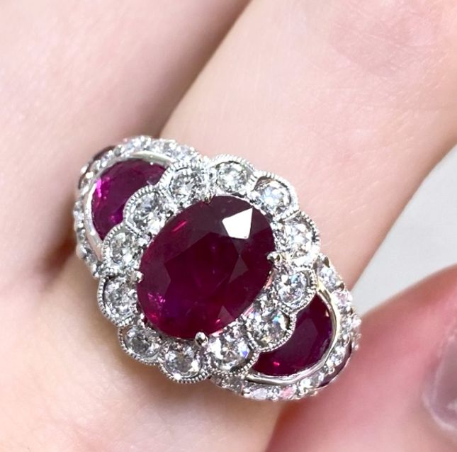 18K White Gold Ring Ruby