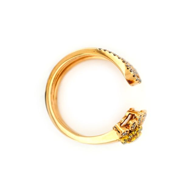 Fancy Yellow Color Oval Diamond 0.28ct 18K ring