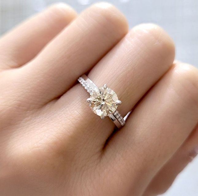 1.50ct Round Diamond Ring in Unique 18K White Gold