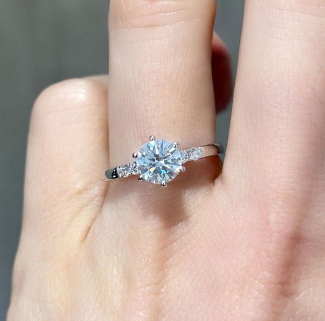 1.02ct Diamond Round Ring in 18K White Gold