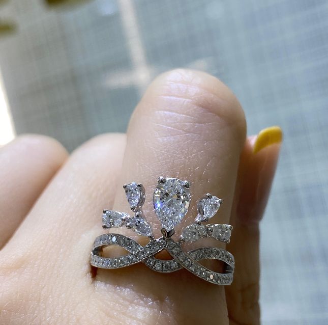 1.09 ct Designer Band in 18K White Gold / P002900-H