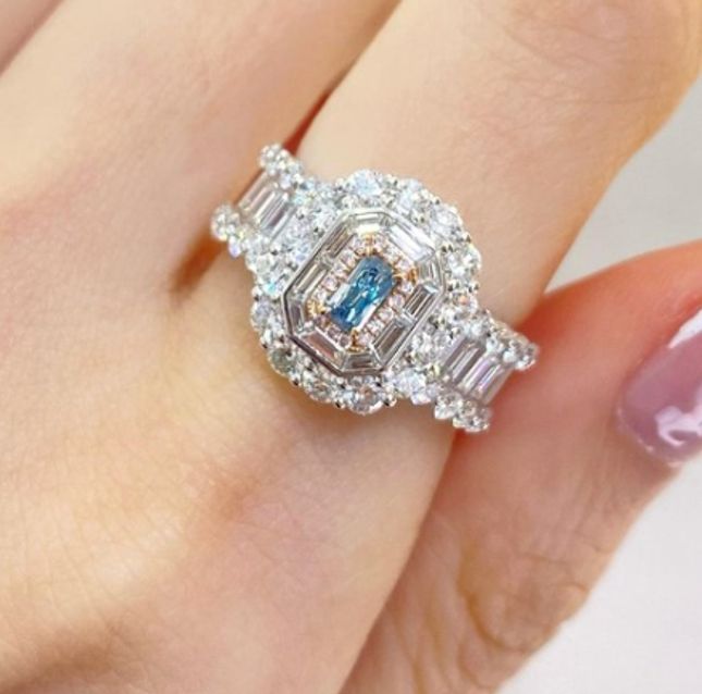 Aurora Mist 18KT White Gold Fancy Diamond Ring