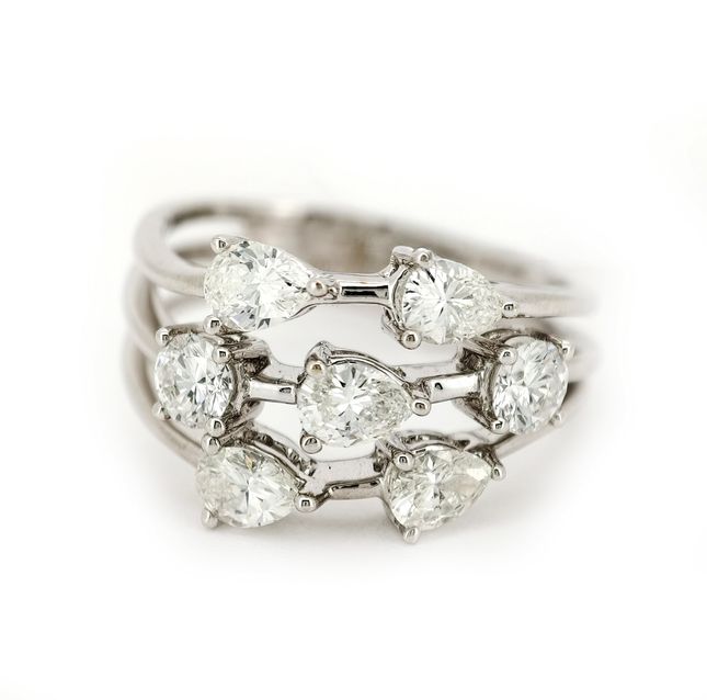 Refined 18K White Gold Designer Ring – LR11629
