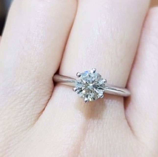 Celest Platinum Tiffany Diamond Ring – LR13761