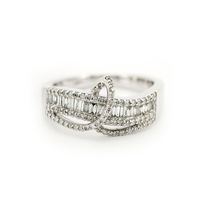 Classic 14K White Gold Engagement Ring – LR11038