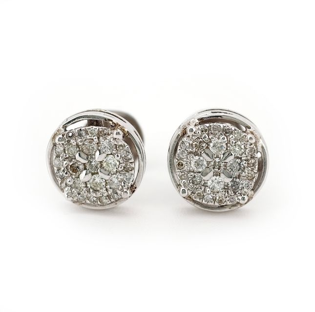 Brilliant 18K White Gold Diamond Earring Pair