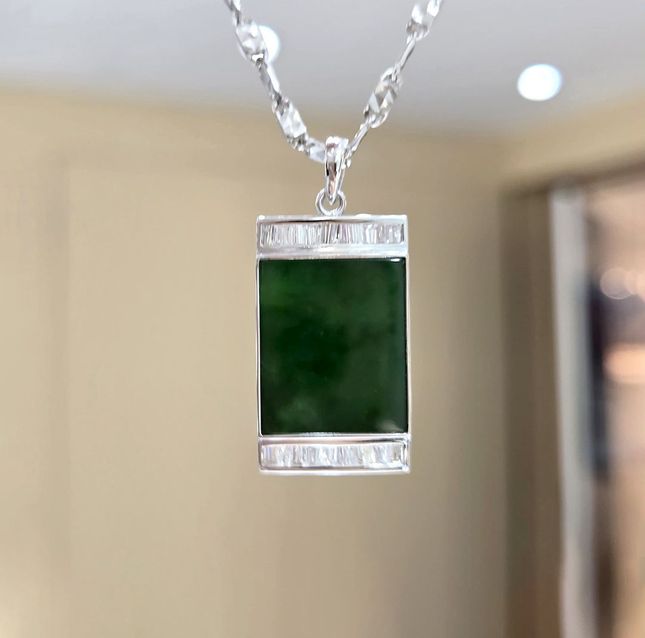 Collector Jadeite Pendant 28.19ct 18K White Gold