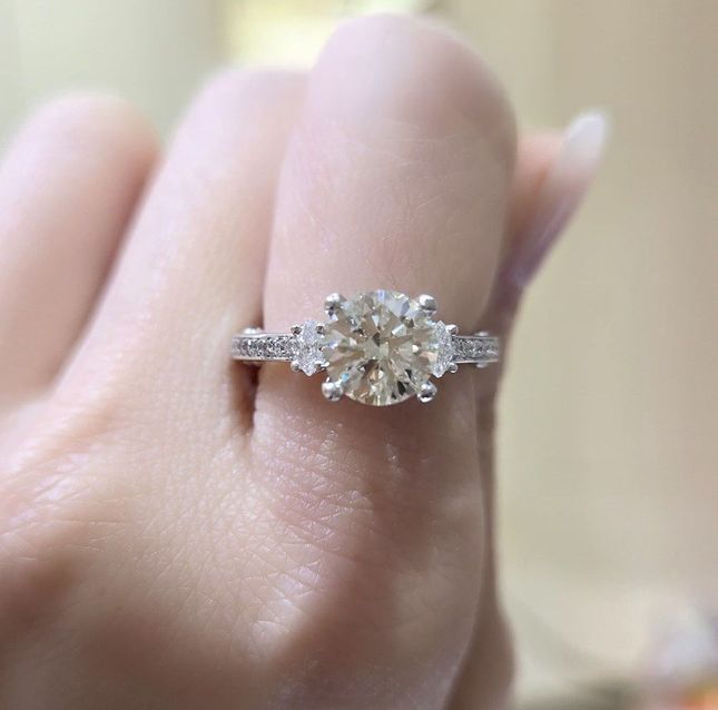 Classic Diamond Round 1.51ct Ring in 18K White Gold