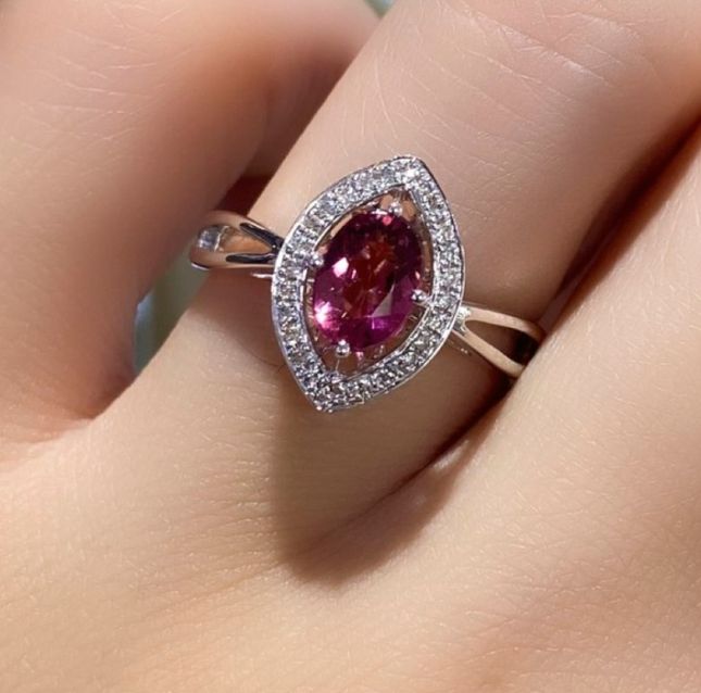 Gleaming 18KT White Gold Tourmaline Ring – LR5517