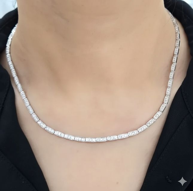 18K White Gold Diamond Necklace, Radiant Round Studded Style